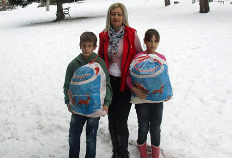 IL-CK-paketici-4 Novogodišnji paketići obradovali decu sa seoskog područija
