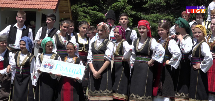 Naslovna-Odvraćenica-Festival-folklora Stotine folkloraša okupiralo Goliju (VIDEO)