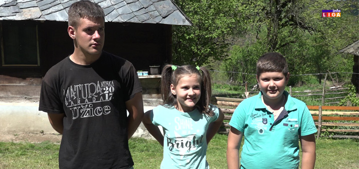 il-deca Suze radosnice na temeljima novog doma - Dobri Samarjani grade kuću porodici Kalušević iz IVANJICE (VIDEO)