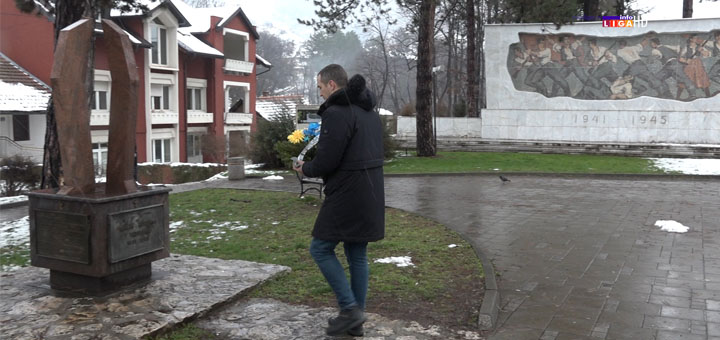 IL-polaganje-venaca Ivanjica: Polaganjem venaca odali počast žrtvama NATO agresije (VIDEO)