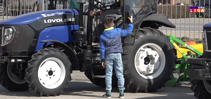 IL-traktori4 Ivanjica kroz subvencije dobila preko 200 novih traktora (VIDEO)