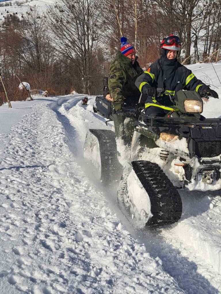 viber_slika_2023-02-11_15-25-03-798-768x1024 Bravo za hrabre vatrogasce iz Ivanjice- Probijali se šest kilometara kroz sneg da pomognu bolesnom čoveku (FOTO)