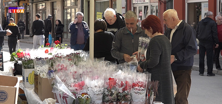 IL-Osmi-mart-ulica-prodavac- Osmi mart u Ivanjici u znaku cveća (VIDEO)