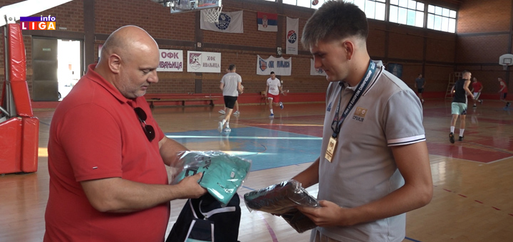 IL-Matija-Milosevic- Zlatni reprezentativac iz Ivanjice posetio svoj matični klub (VIDEO)