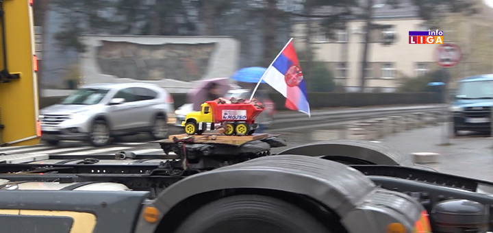 IL-kamioni-bozic2 Kamiondžije svečanim defileom obeležile Božić (VIDEO)