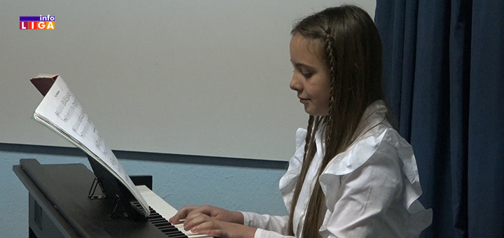 il-klavir Mladi Ivanjičani pokazali svoje talente na muzičkoj večeri u Domu kulture (VIDEO)