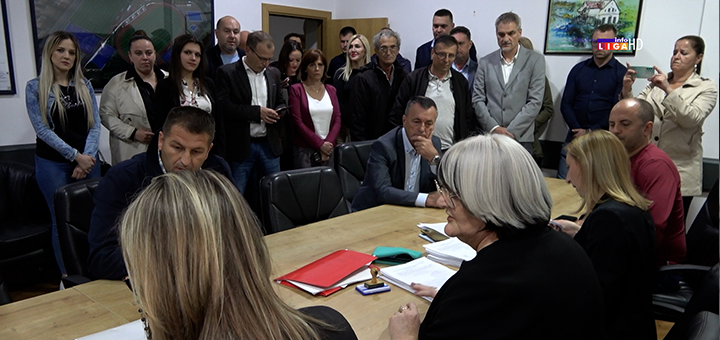 IL-Predaja-liste-izbori-sns-2024 Lista ''Aleksandar Vučić - Ivanjica sutra'' broj jedan na lokalnim izborima (VIDEO)