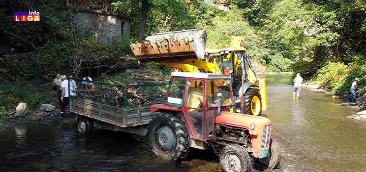 IL-ciscenje-moravice Uspešno sprovedena akcija čišćenja korita reke Moravice (VIDEO)