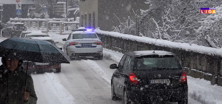 IL-ivanjica-sneg Putevi prohodni, kretanje otežano, sneg na Goliji pola metra (VIDEO)