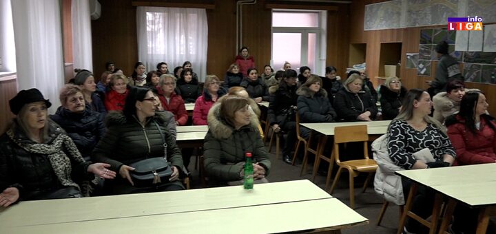 IL-Proleter-zene-opstina-Ivanjica-1 Radnici Proletera stupaju u štrajk upozorenja, traže da im se isplati zarađeno (VIDEO)