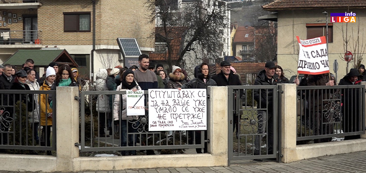 IL-tehnicka-skola-15min Tehnička škola i Milinko Kušić ujedinjeni u štrajku, najavljen novi skup (VIDEO)