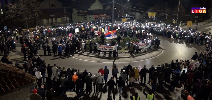 IL-Protesti-Ivanjica-studenti Ivanjički studenti održali protest i odali počast stradalima u Novom Sadu (VIDEO)