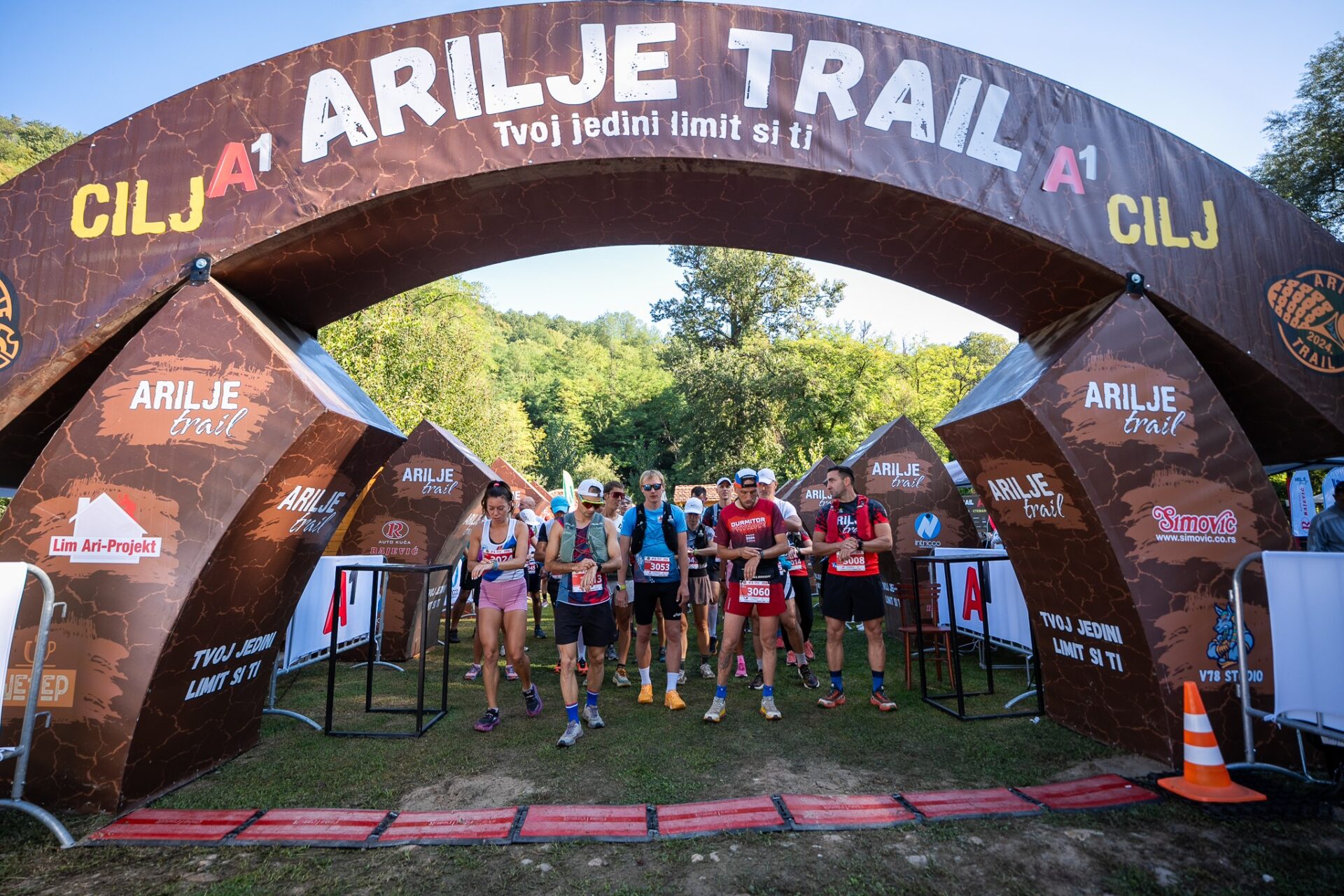 544912752_1486399136119439_511695986429854159_n Arilje TRAIL okupio više od 600 učesnika – trčanje, druženje i sportski duh na plaži Žuta stena
