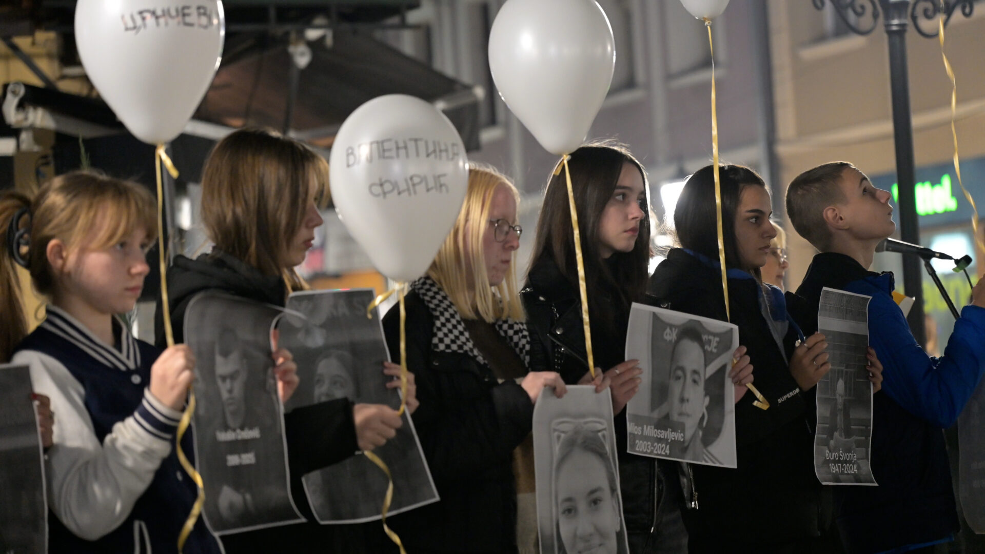 DSC_0282.MOV.00_00_10_02.Still001 Sećanje na žrtve tragedije u Novom Sadu: Ivanjica obeležila godišnjicu šesnaestominutnom ćutnjom (VIDEO)