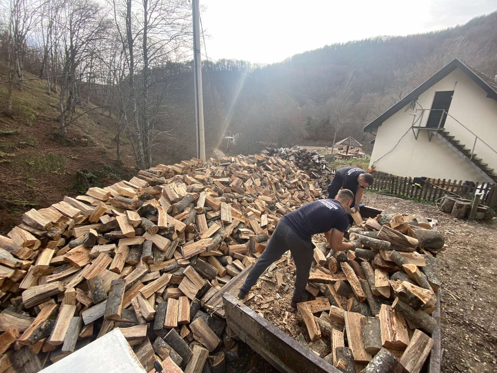 IL-Vatrogasna-sluzba-ivanjica-KOVILJE-2 Pomoć vatrogasaca–spasilaca manastiru Kovilje