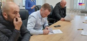 IL-Potpisivanje-ugovora-raonici-cistaci-snega-1-300x142 IL - Potpisivanje ugovora raonici cistaci snega 1