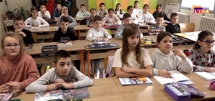 IL-odeljenje-osnovne-skole2 Odeljenje koje uči srcem i glavom – đaci učiteljice Dušice Savić primer su prave školske zajednice (VIDEO)