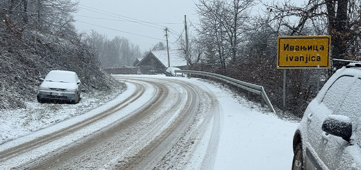 IL-SNEG-IVANJICA- Sneg pada, kolovozi prohodni – prati se situacija sa napajanjem električnom energijom
