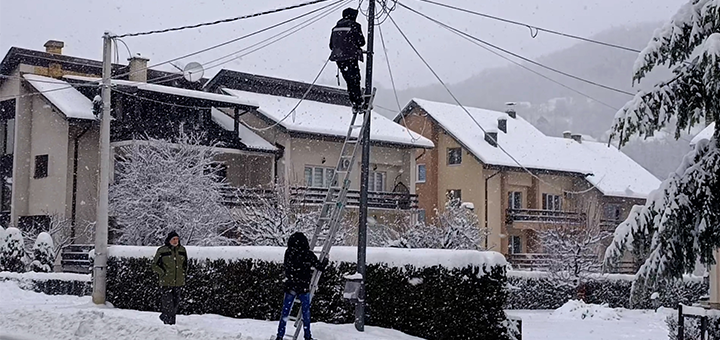 IL-Struja-problem-sneg Sneg napravio probleme na putevima i elektroenergetskoj mreži (VIDEO)