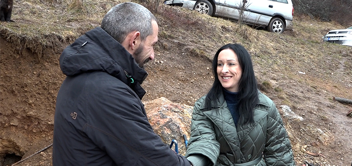 IL-Jelena-Zaric-Kovacevic-u-poseti-porodici-Stamenic Ministarka Žarić Kovačević ponovo u Ivanjici: Podrška višečlanoj porodici i najava rekonstrukcije mostova (VIDEO)