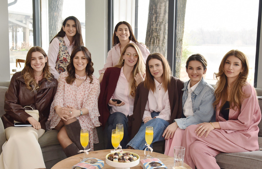 Influenserke-torta- Povodom Dana žena ivanjički brend "Torta" pokrenuo je kampanju „Više od cveća“